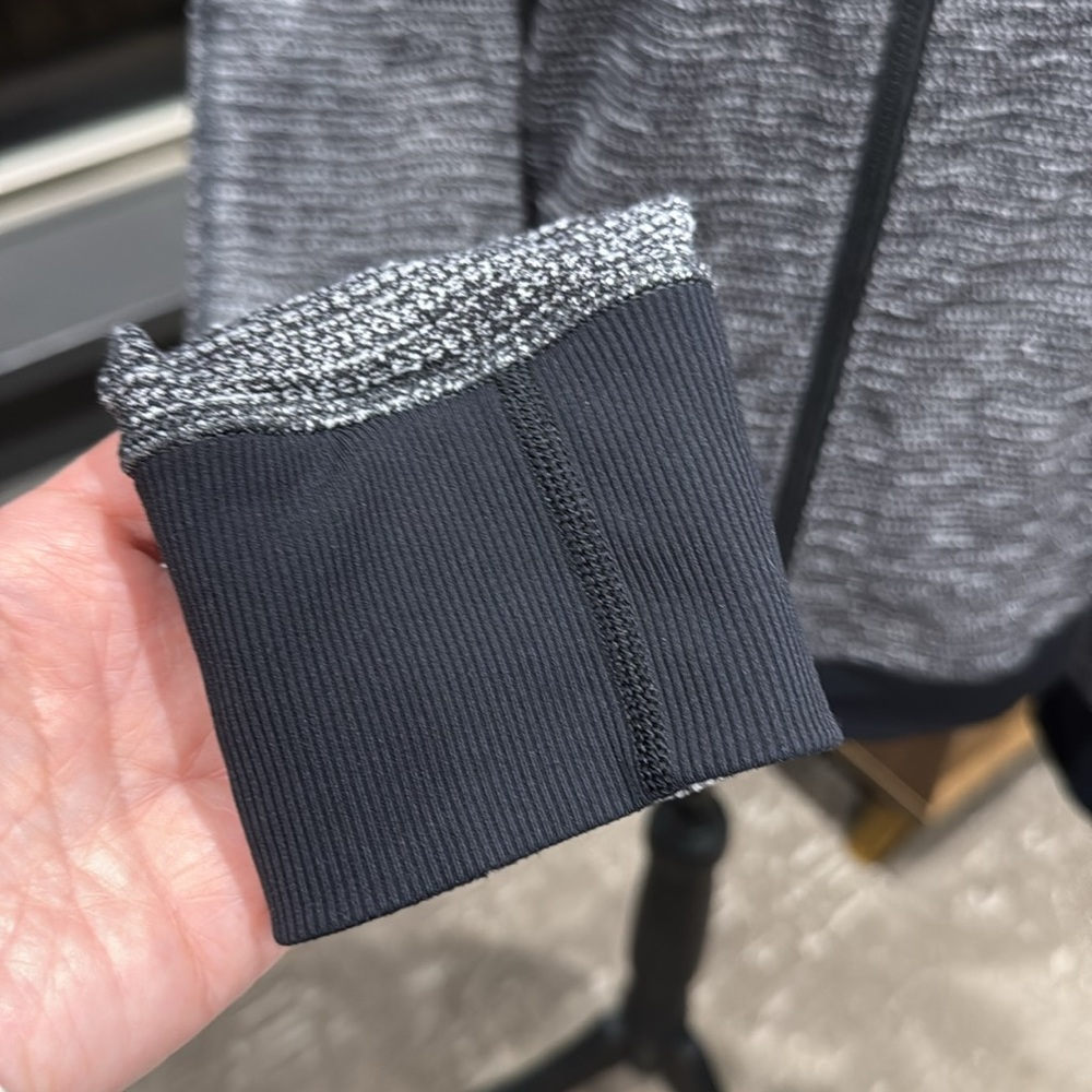 EUC Lululemon Jacket 10 - Picture 3 of 6